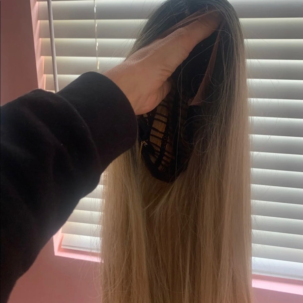 Wig - Picture 5 of 6